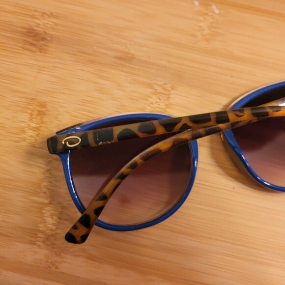 Oscar De La Renta Sunglasses Brown Tortiose Shell & Blue MOD 1270 200 Womens - Picture 1 of 15